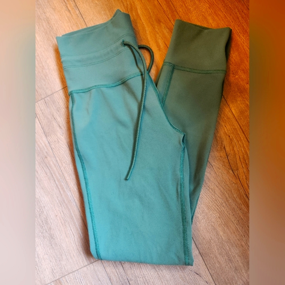 Vuori Daily Legging XS Cactus EUC
